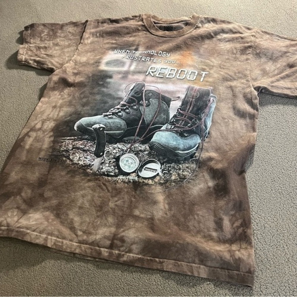 THE MOUNTAIN “TECHNOLOGY FRUSTRATES YOU REBOOT” 2014 MOUNTAIN LIFE LARGE T-SHIRT